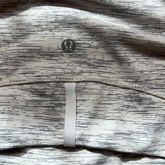 LuLulemon Zip Up Sz 8 - Picture 5 of 5